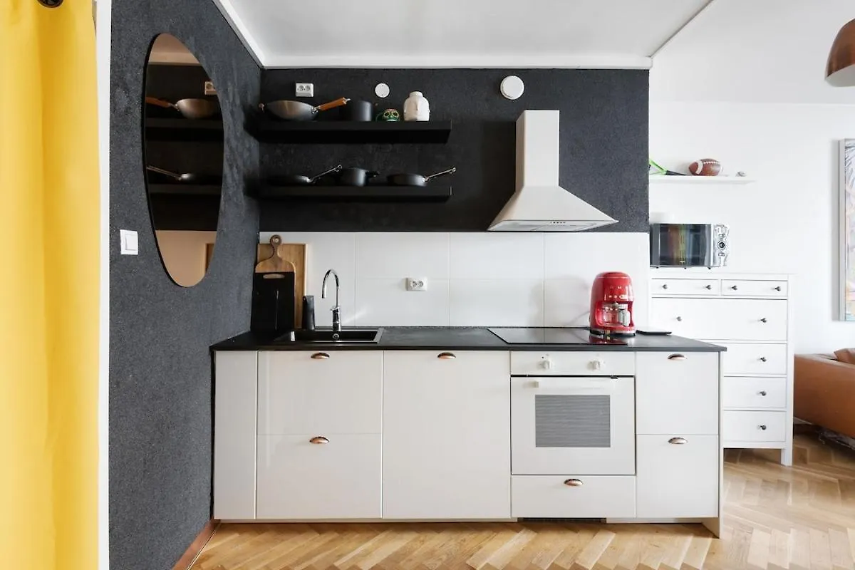 Apartment Great Location & Transport Connections With All Amenities 1-8 People Free Continental Breakfast Wifi Coffee &Tea Helsinki
