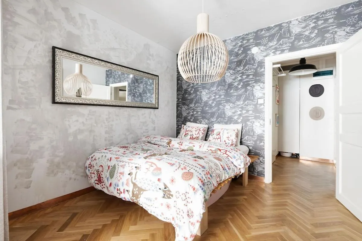 Great Location & Transport Connections With All Amenities 1-8 People Free Continental Breakfast Wifi Coffee &Tea Helsinki