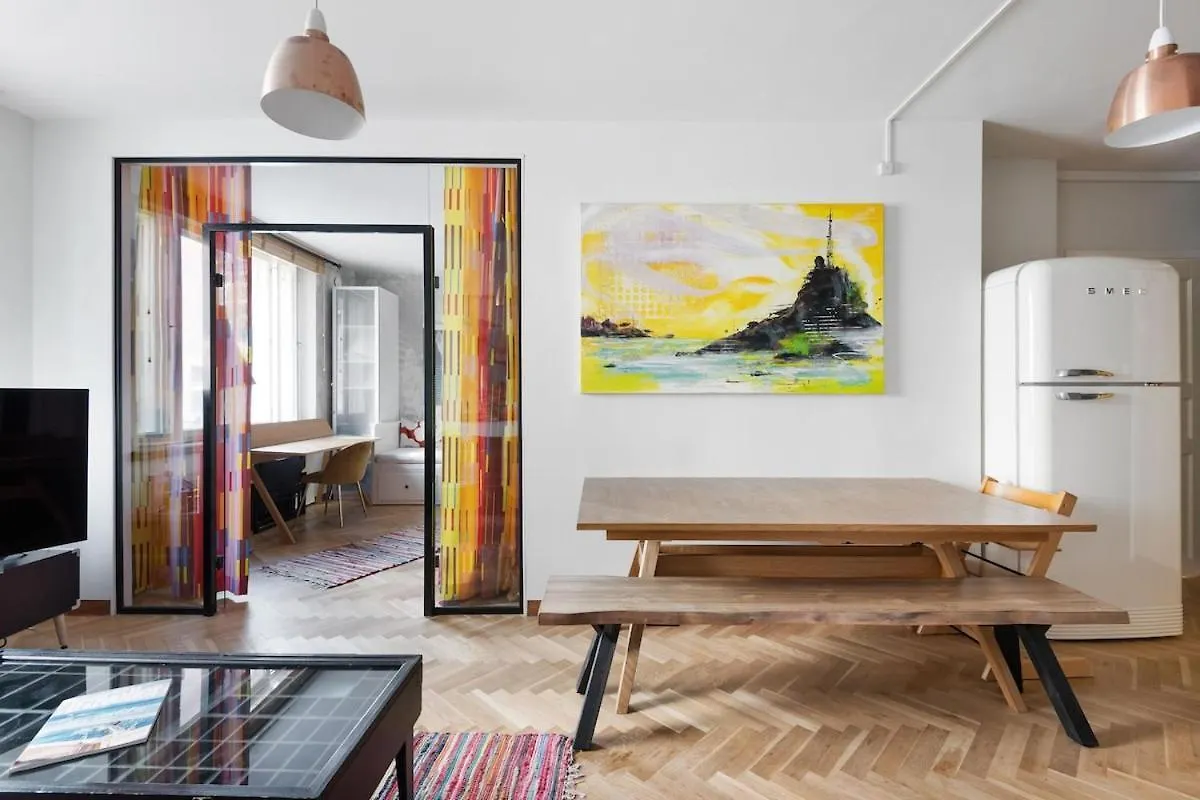 Great Location & Transport Connections With All Amenities 1-8 People Free Continental Breakfast Wifi Coffee &Tea Helsinki Finland