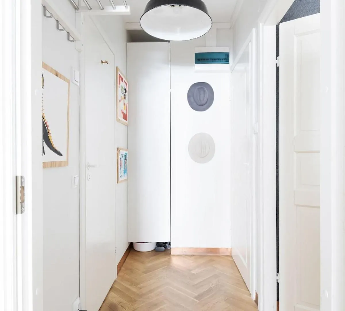 Great Location & Transport Connections With All Amenities 1-8 People Free Continental Breakfast Wifi Coffee &Tea Helsinki Apartment