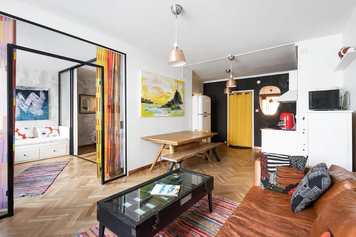 Great Location & Transport Connections With All Amenities 1-8 People Free Continental Breakfast Wifi Coffee &Tea Helsinki Apartment