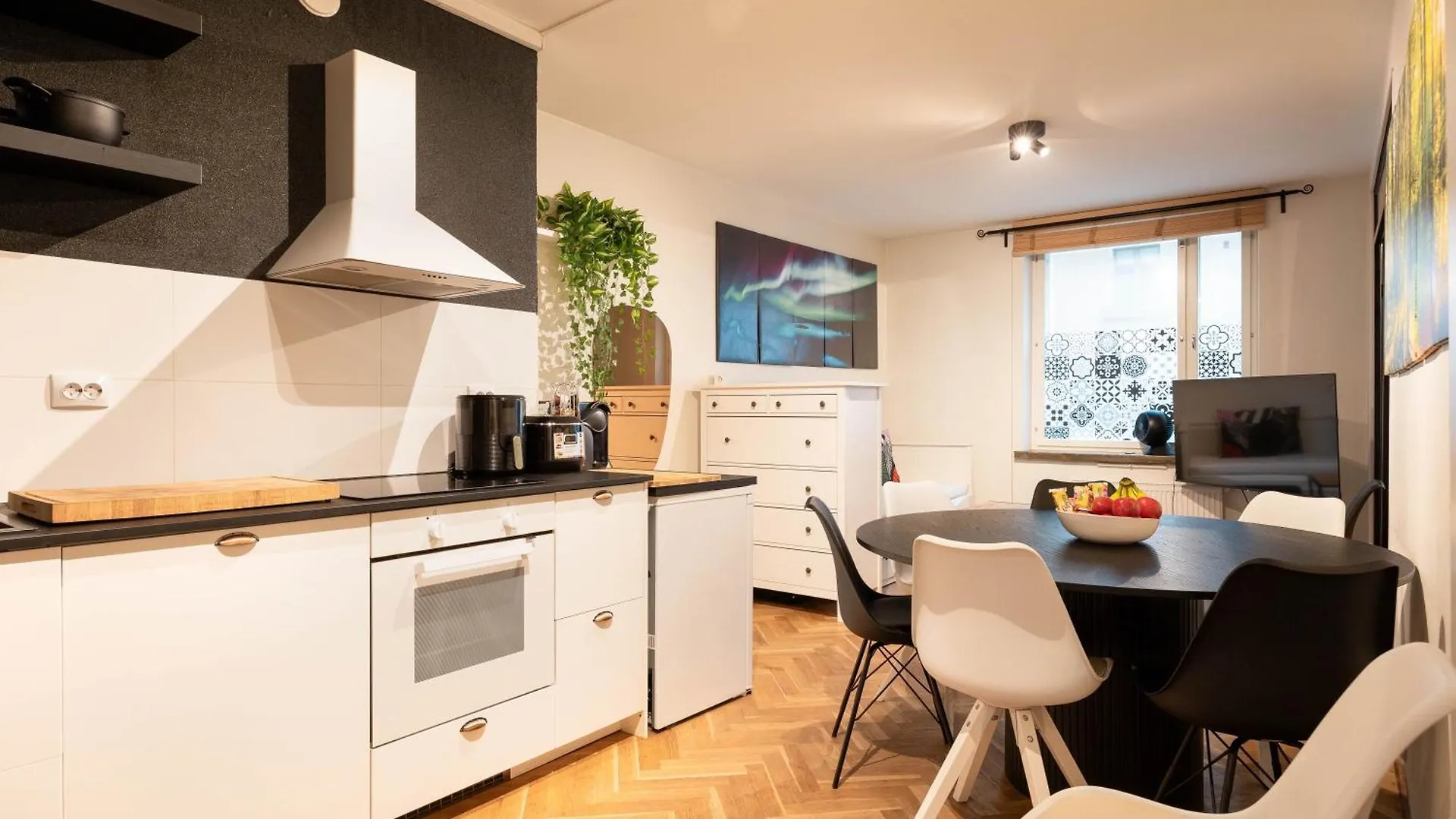 Great Location & Transport Connections With All Amenities 1-8 People Free Continental Breakfast Wifi Coffee &Tea Helsinki 0*,  Finland