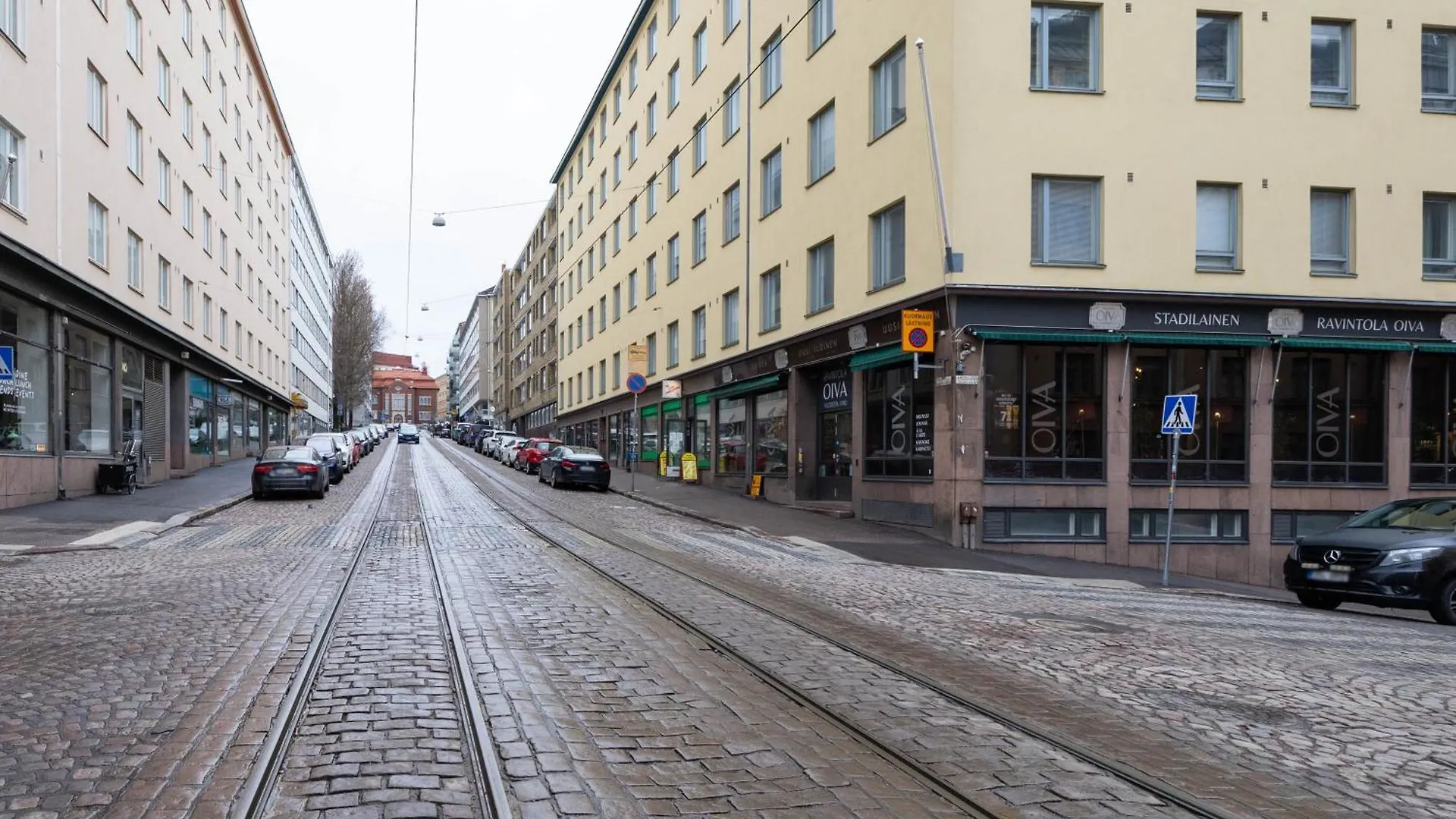 Great Location & Transport Connections With All Amenities 1-8 People Free Continental Breakfast Wifi Coffee &Tea Helsinki