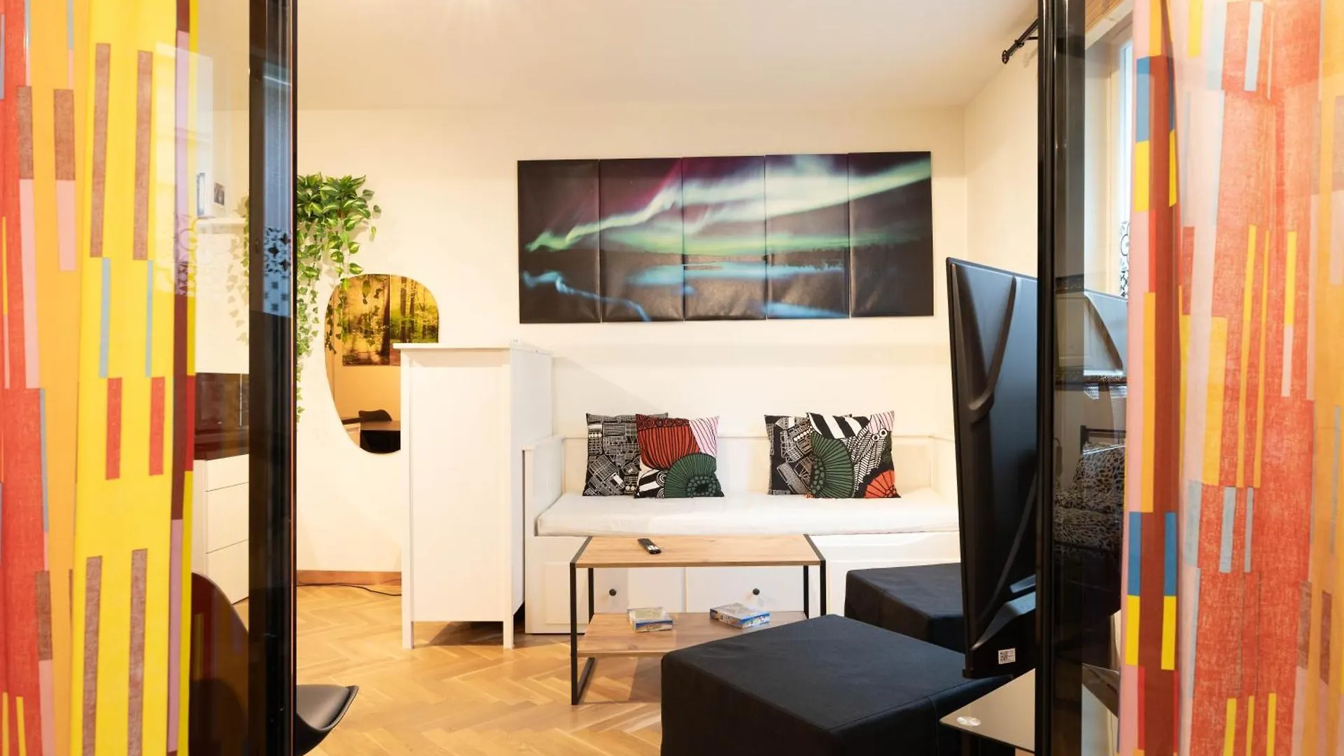 Apartment Great Location & Transport Connections With All Amenities 1-8 People Free Continental Breakfast Wifi Coffee &Tea Helsinki