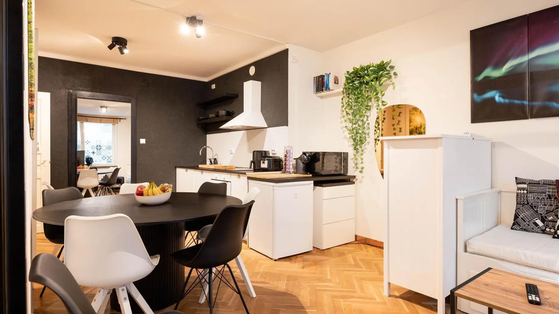 Apartment Great Location & Transport Connections With All Amenities 1-8 People Free Continental Breakfast Wifi Coffee &Tea Helsinki