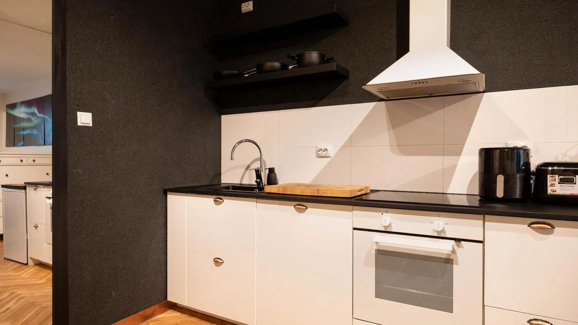 Great Location & Transport Connections With All Amenities 1-8 People Free Continental Breakfast Wifi Coffee &Tea Helsinki Finland