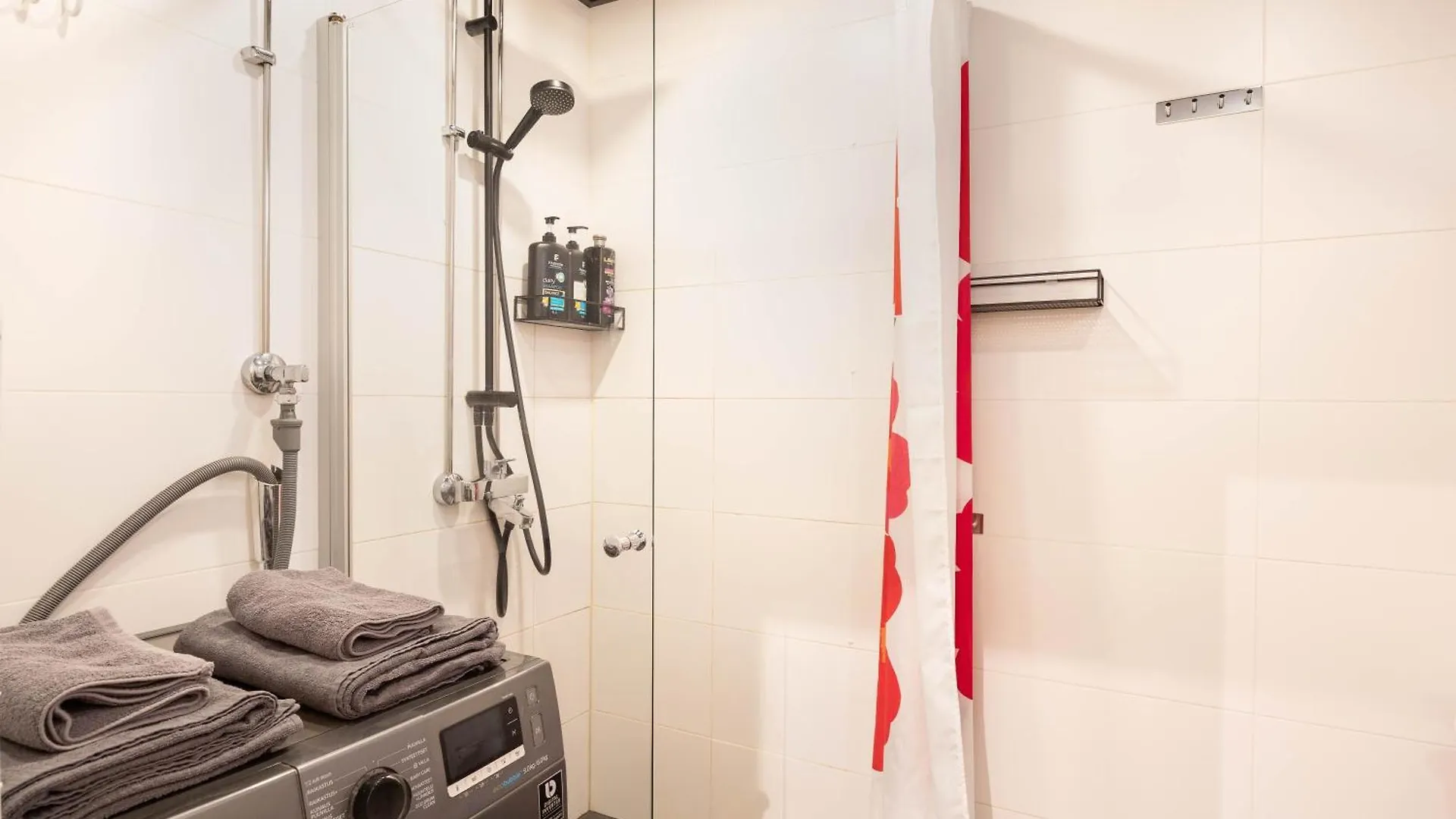 Apartment Great Location & Transport Connections With All Amenities 1-8 People Free Continental Breakfast Wifi Coffee &Tea Helsinki